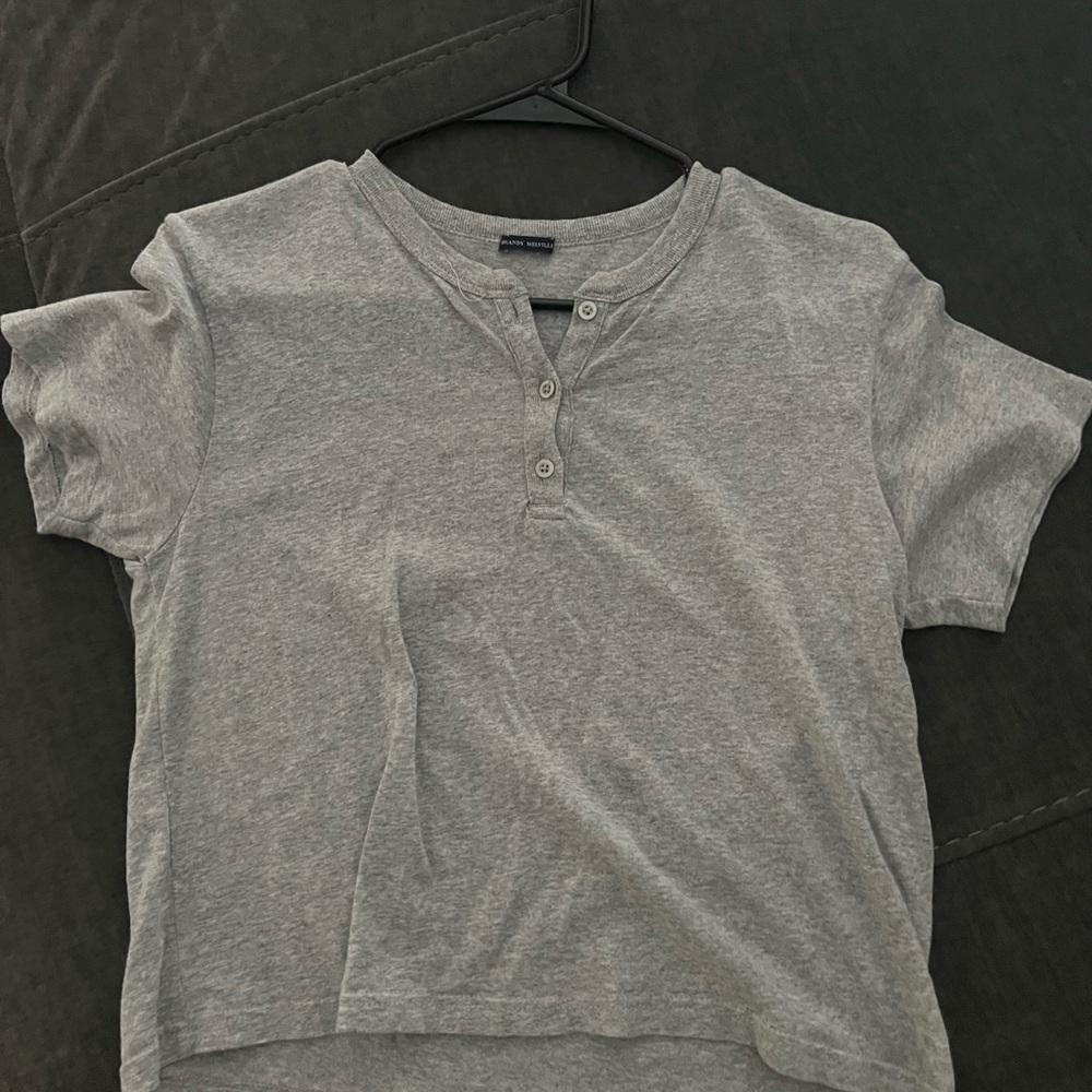 Brandy Melville gray tee